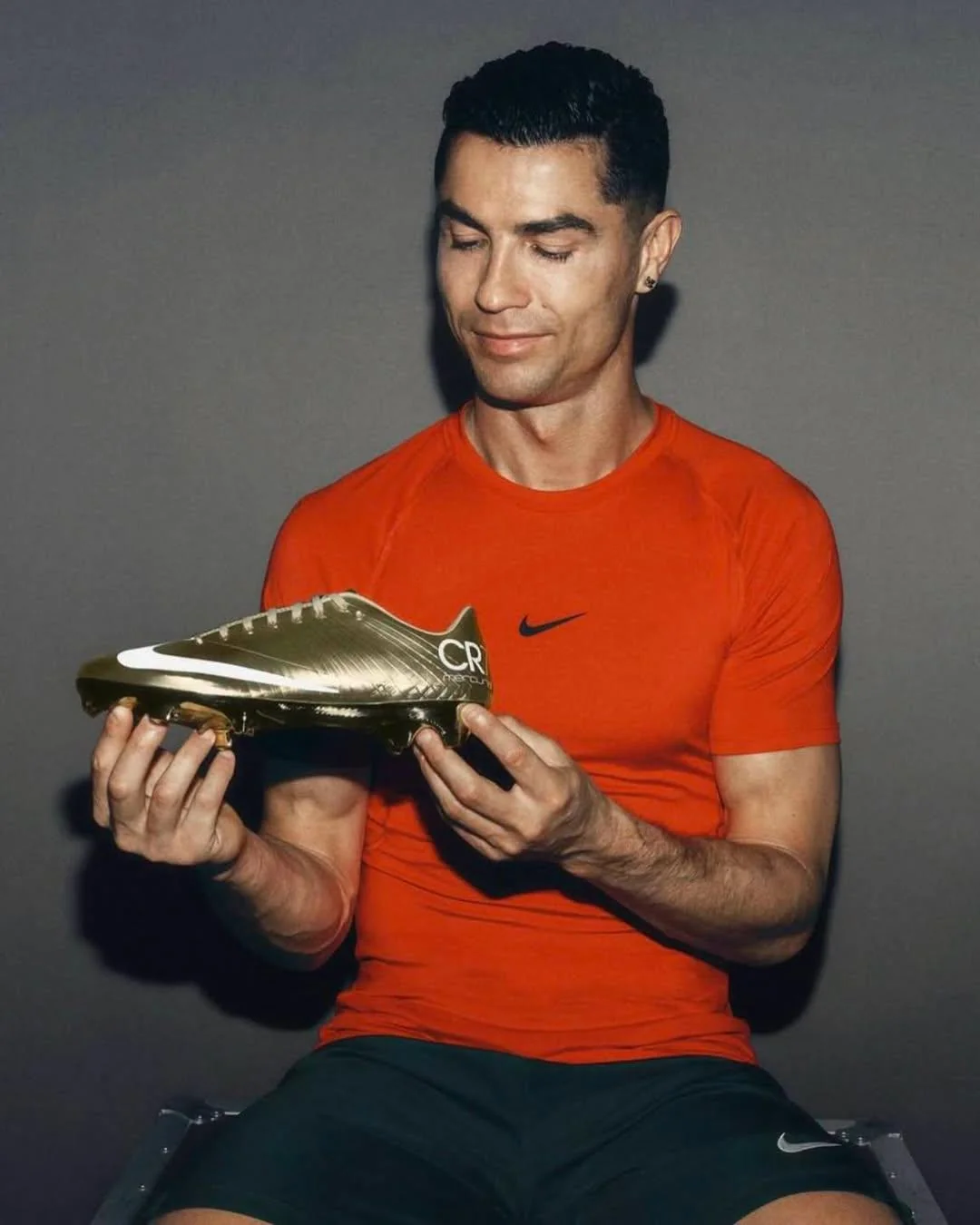 cristiano ronaldo to wear new special nike golden boot